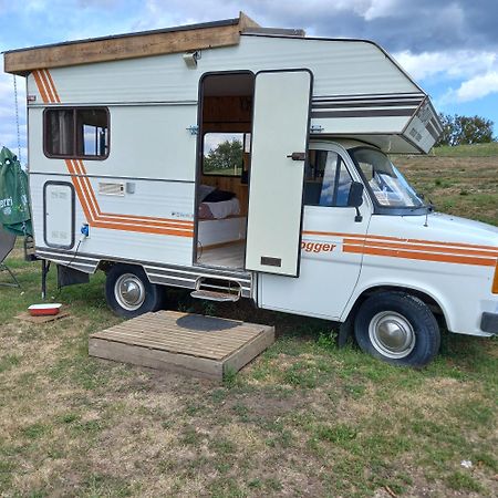 Camping Car Vintage Saint-Barthelemy-le-Plain Eksteriør bilde