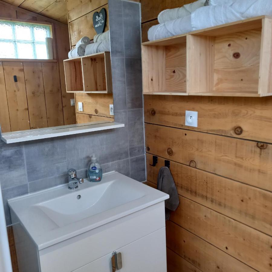 Camping Car Vintage Saint-Barthelemy-le-Plain Eksteriør bilde