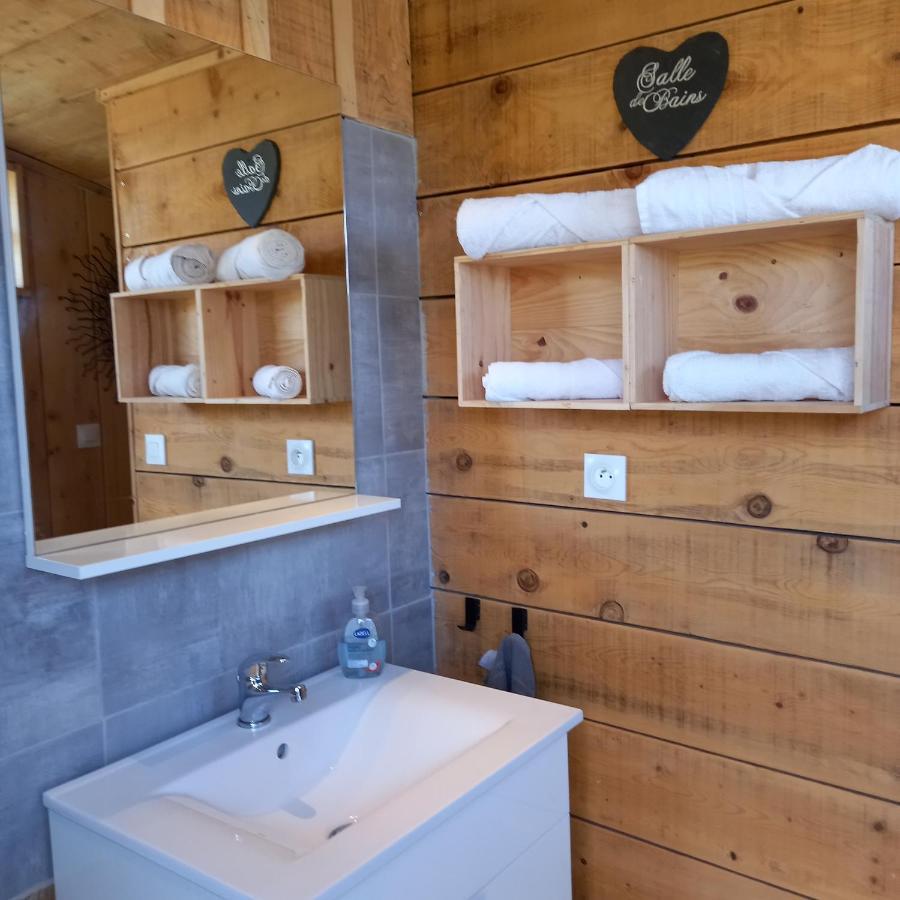 Camping Car Vintage Saint-Barthelemy-le-Plain Eksteriør bilde