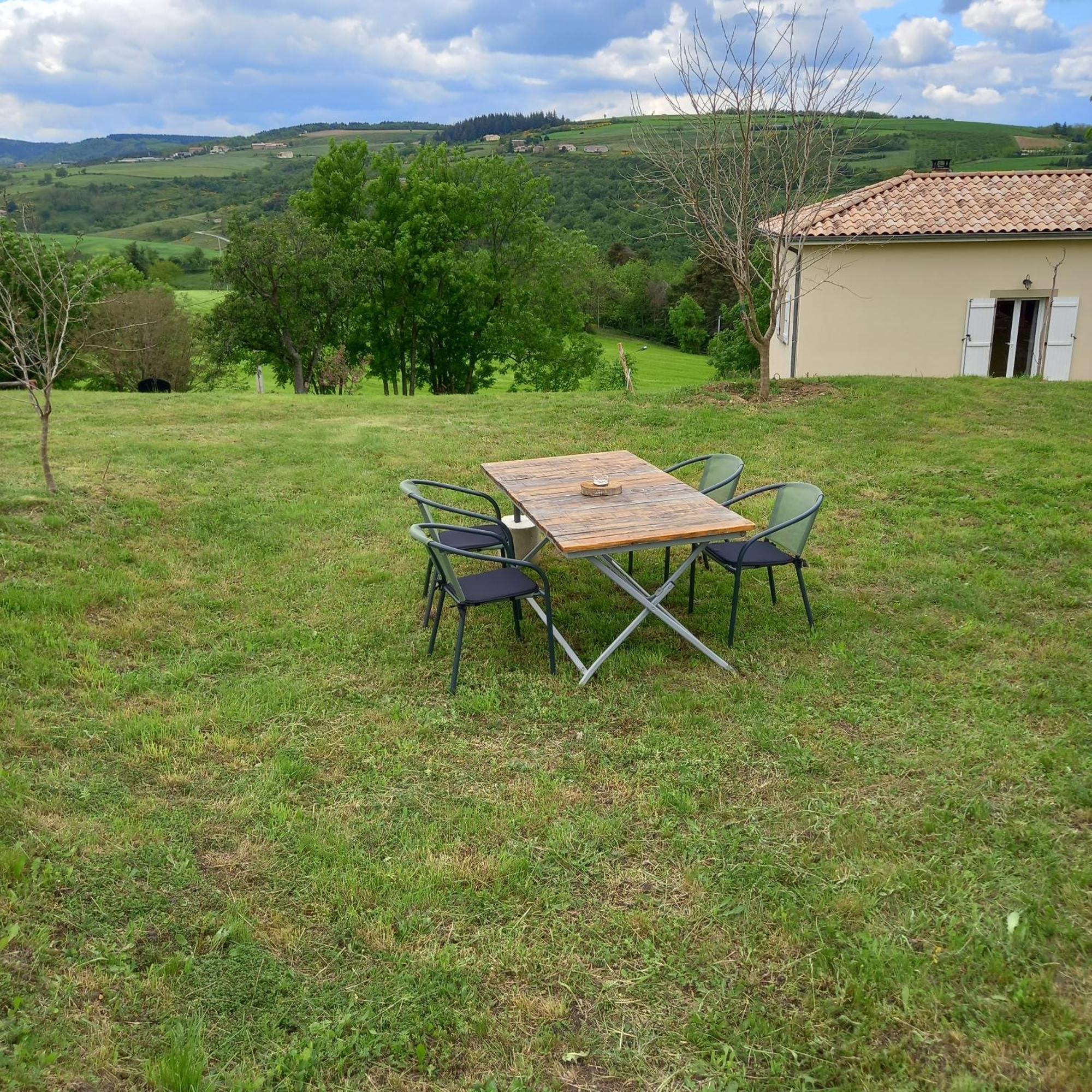 Camping Car Vintage Saint-Barthelemy-le-Plain Eksteriør bilde