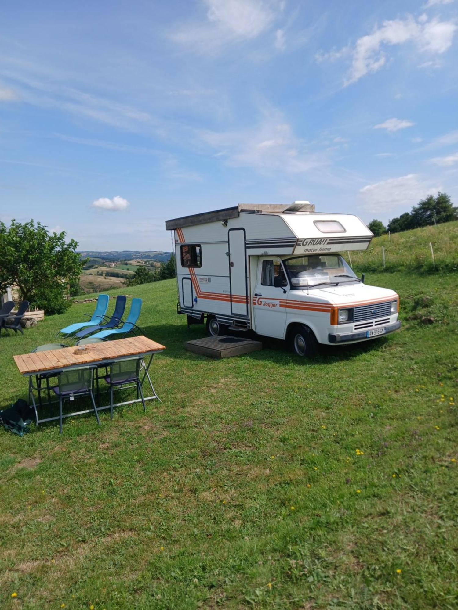 Camping Car Vintage Saint-Barthelemy-le-Plain Eksteriør bilde